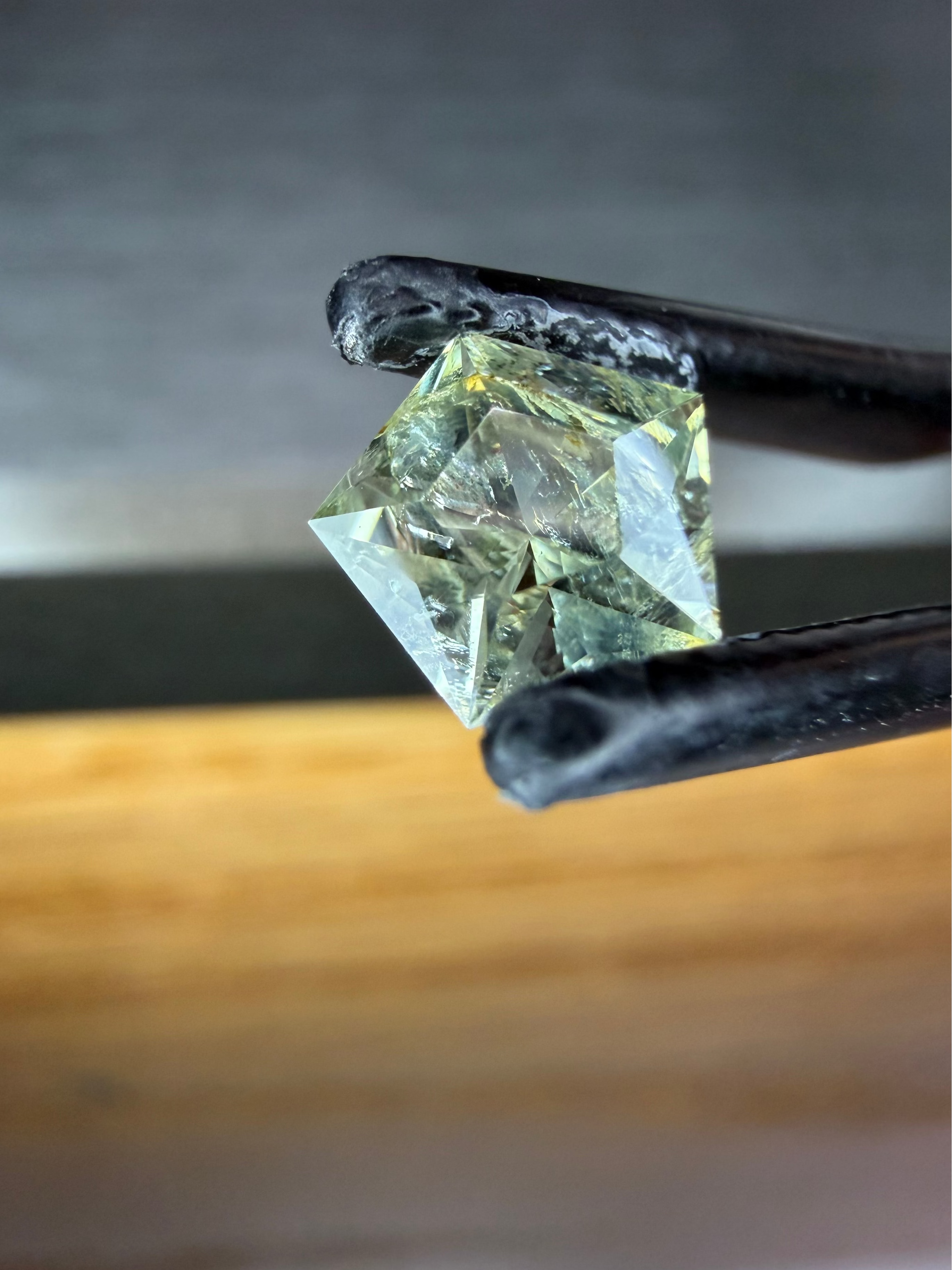 1.000ct Mint Green/Yellow Montana Sapphire
