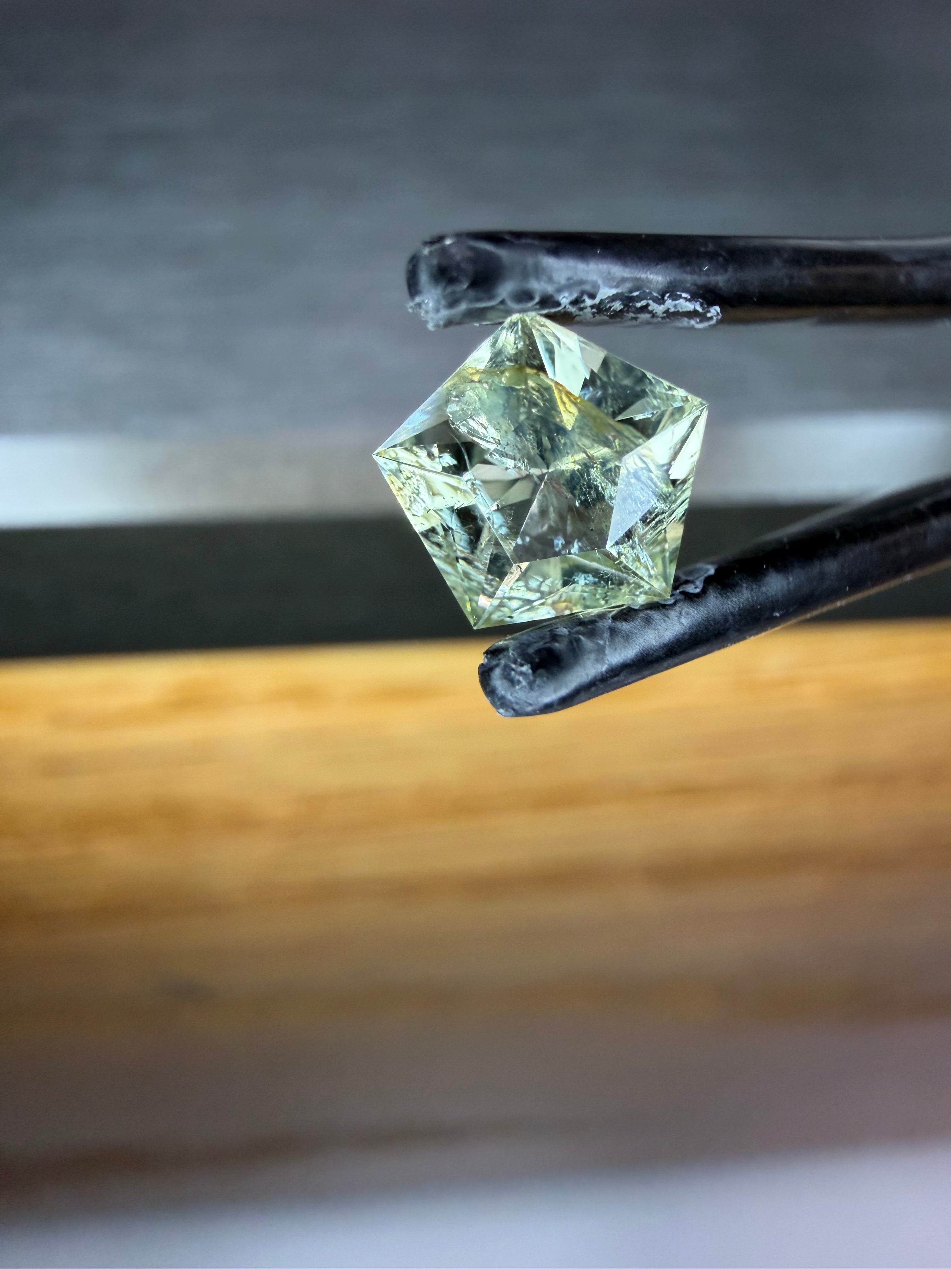 1.000ct Mint Green/Yellow Montana Sapphire